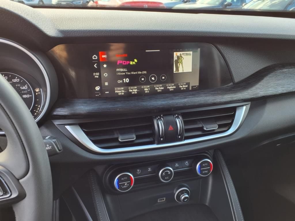 Used 2021 Alfa Romeo Stelvio Sprint AWD/4WD image 9