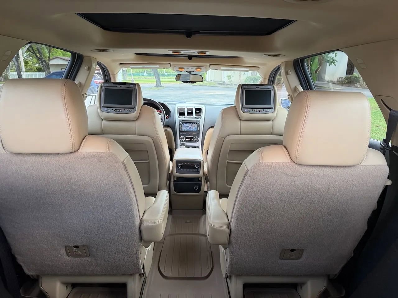 Used 2011 GMC Acadia SLT image 39