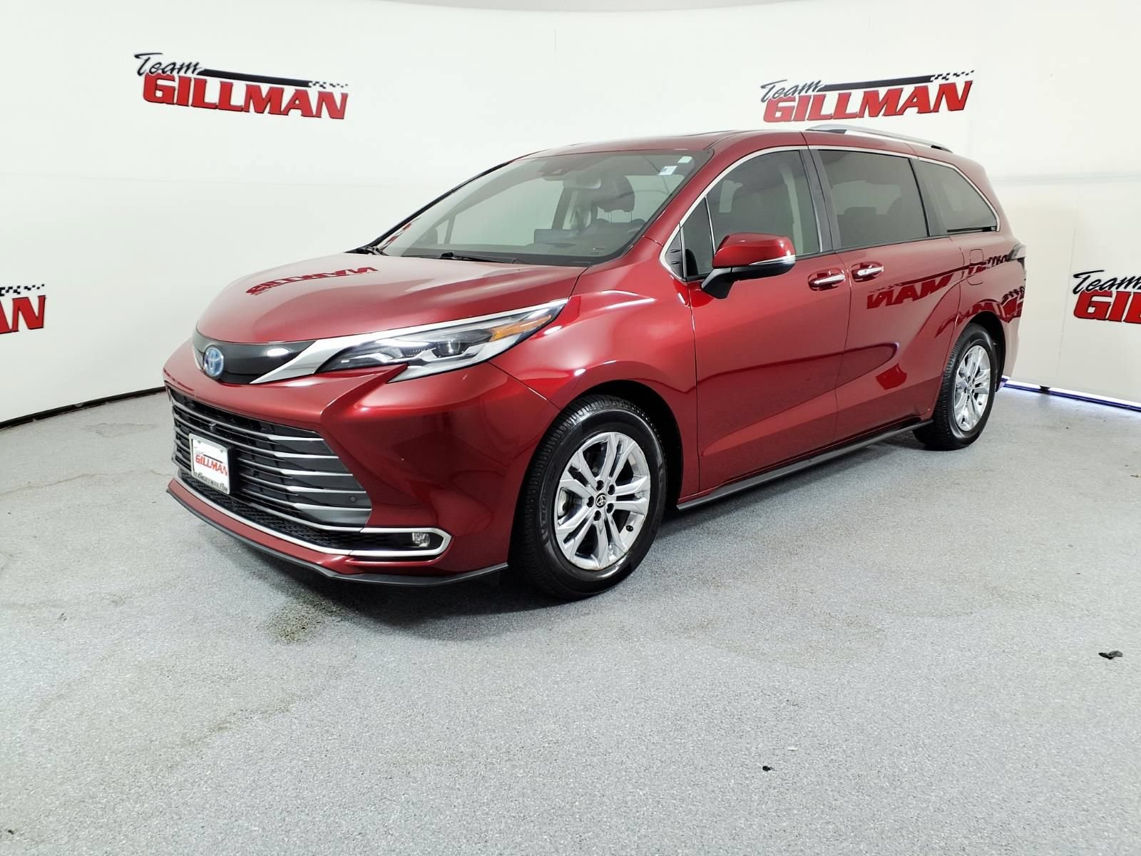 Used 2022 Toyota Sienna Platinum AWD/4WD image 3