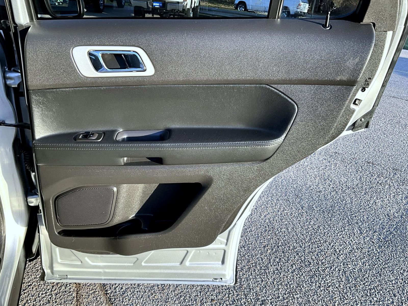 Used 2013 Ford Explorer XLT image 18