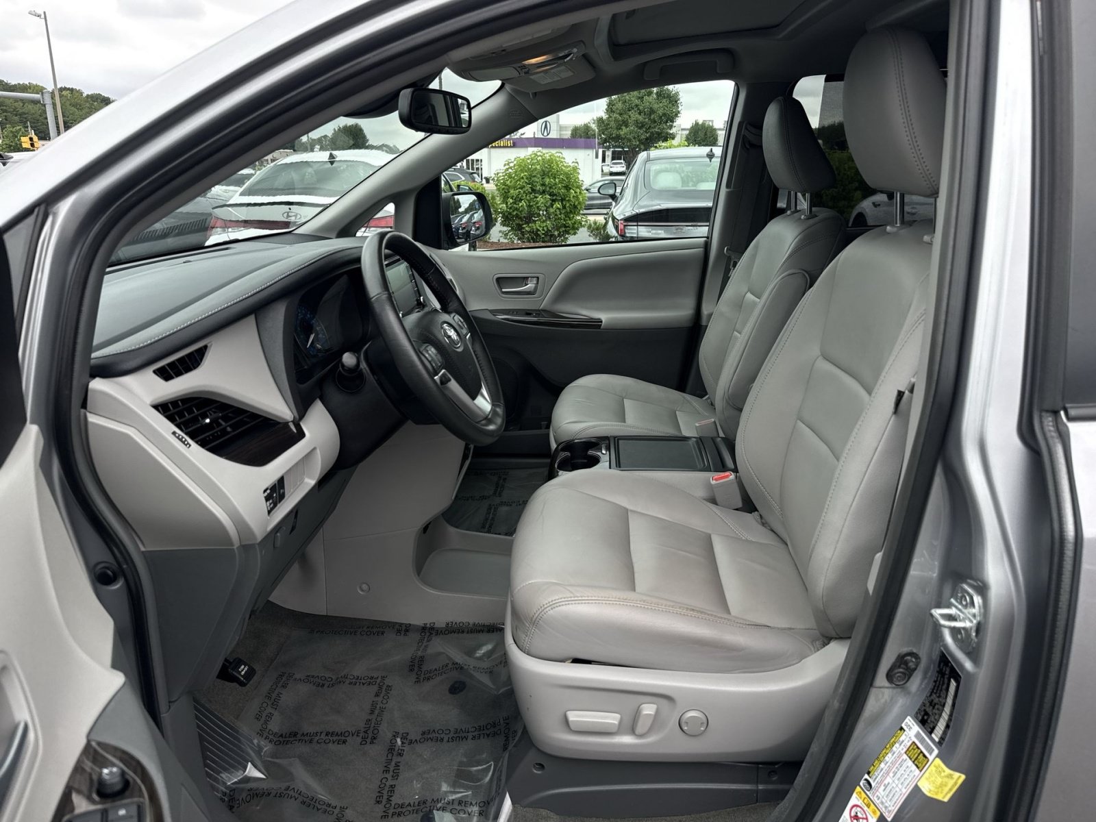Used 2018 Toyota Sienna XLE Premium AWD/4WD image 13