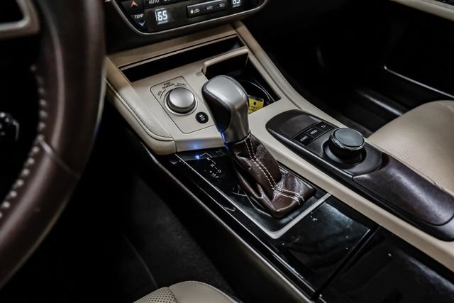 Used 2017 Lexus ES 350 w/ Accessory Package 2 FWD image 29