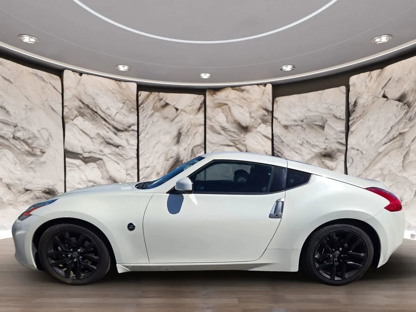 Used 2016 Nissan 370Z Coupe image 5