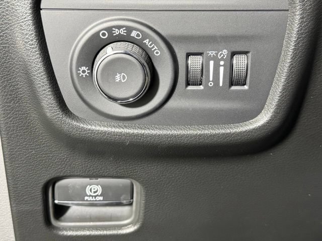 Used 2025 Jeep Grand Cherokee L Summit w/ Obsidian Package AWD/4WD image 32