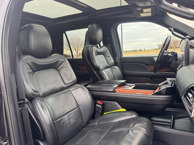 Used 2019 Lincoln Navigator L Reserve AWD/4WD image 21