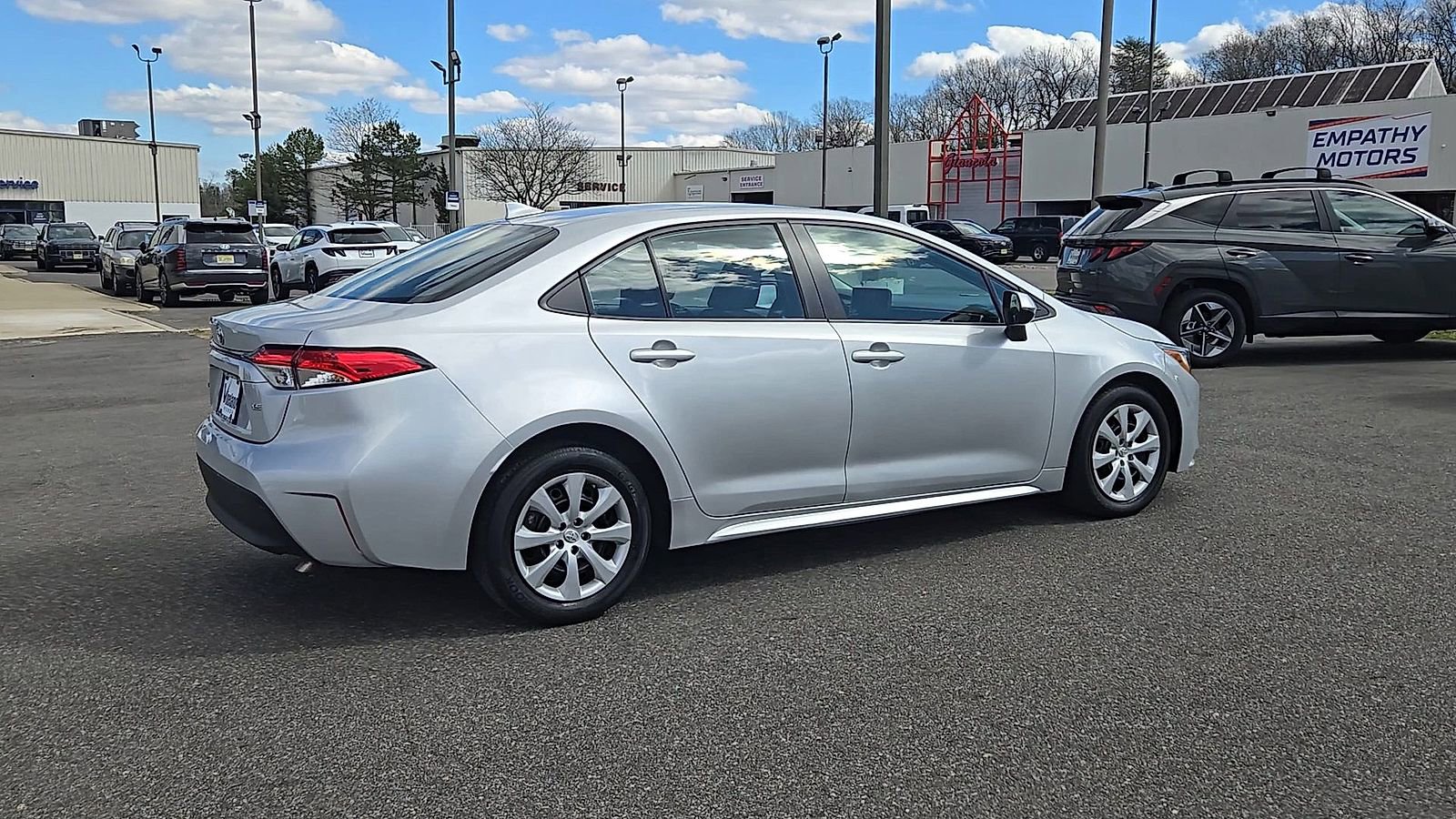 Used 2023 Toyota Corolla LE image 8