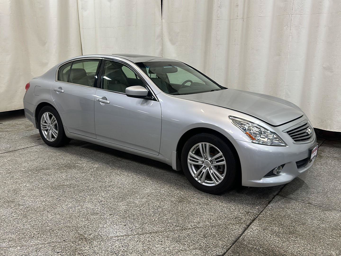 Used 2013 INFINITI G37 x Sedan w/ Premium Pkg AWD/4WD image 7