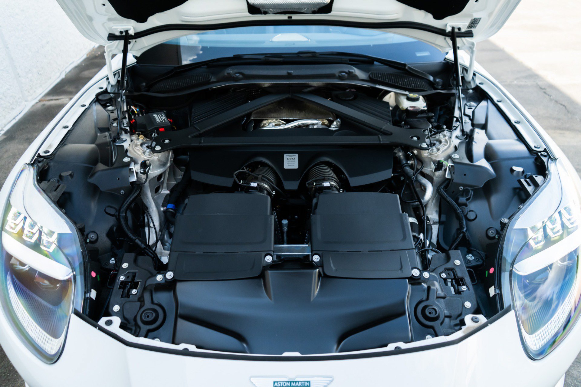 Used 2025 Aston Martin DB12 Convertible RWD image 51