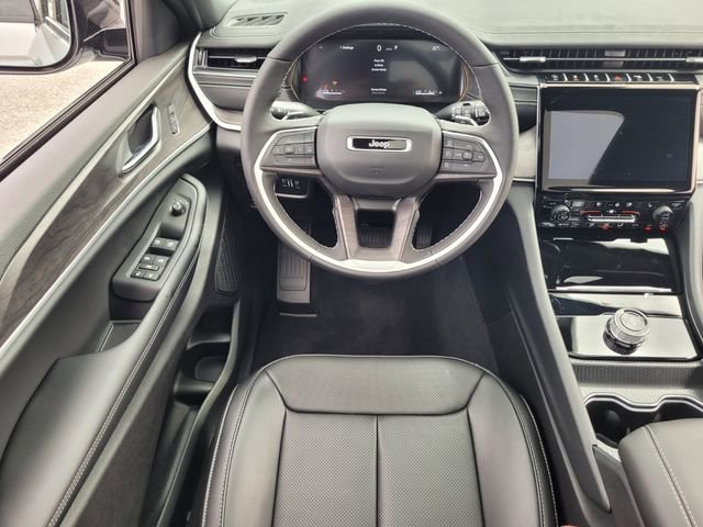New 2025 Jeep Grand Cherokee Limited w/ Luxury Tech Group II image 12