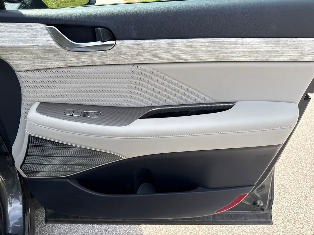 Used 2024 Hyundai Palisade Calligraphy image 32