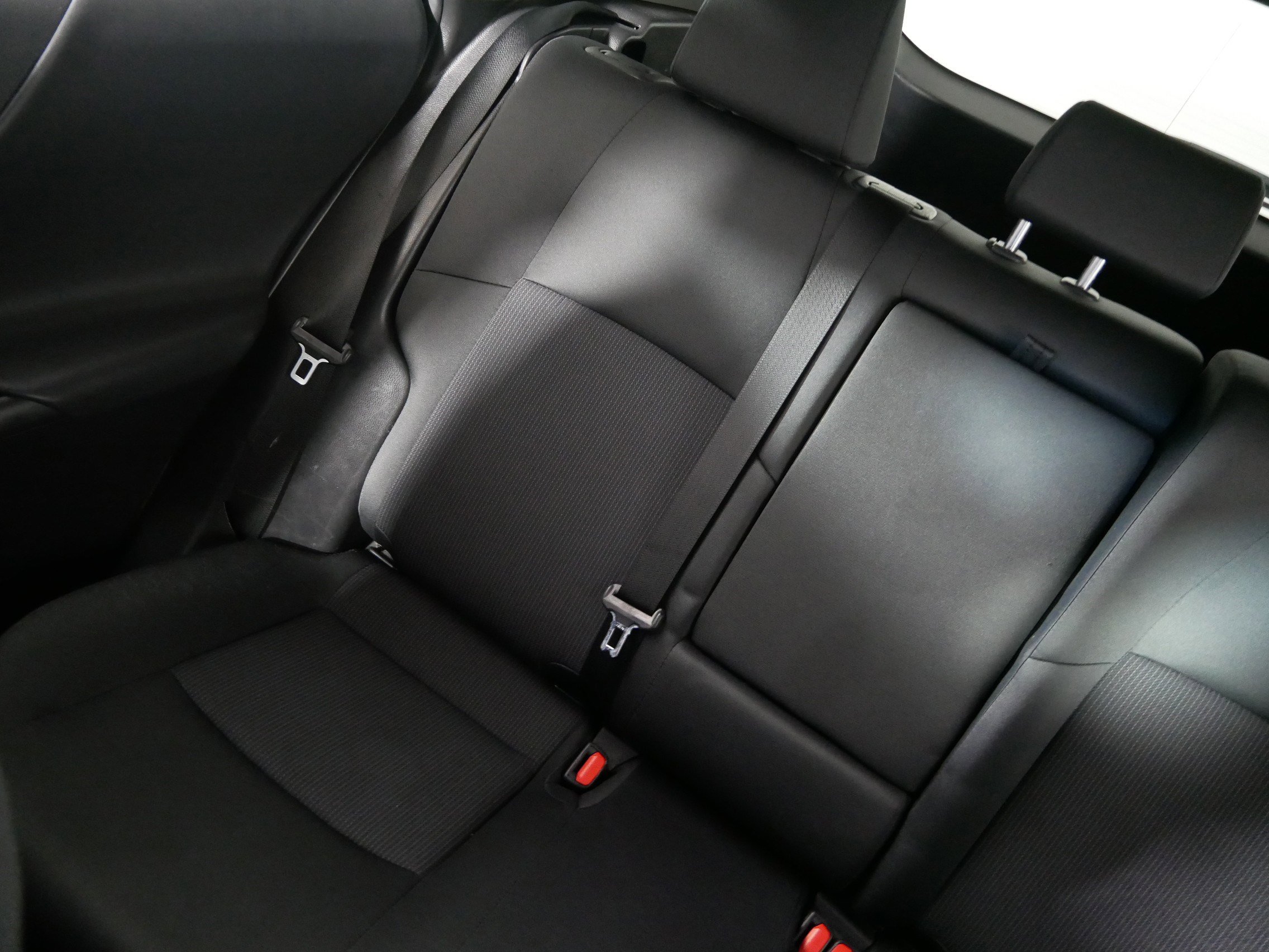 Used 2021 Toyota Venza LE w/ Carpet Mat Package (TMS) image 12