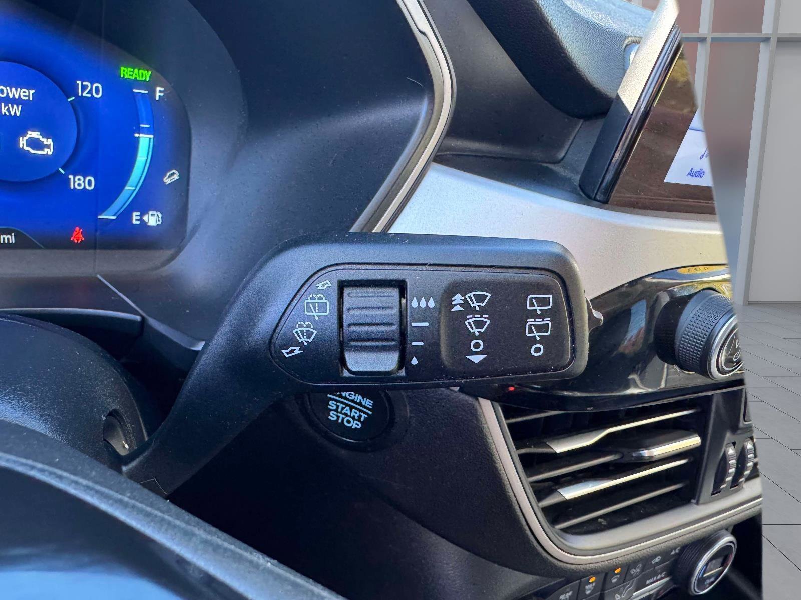 Used 2021 Ford Escape SEL w/ Technology Package AWD/4WD image 29