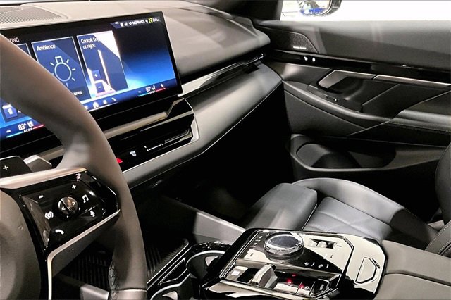 Used 2024 BMW 530i xDrive w/ Convenience Package image 6