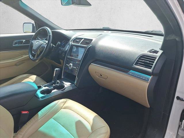 Used 2024 Ford Escape ST-Line Elite w/ Premium Technology Package AWD/4WD image 16