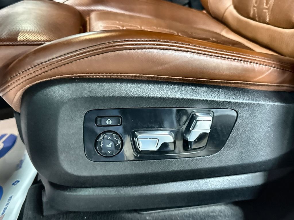 Used 2023 BMW X7 xDrive40i w/ Executive Package image 13
