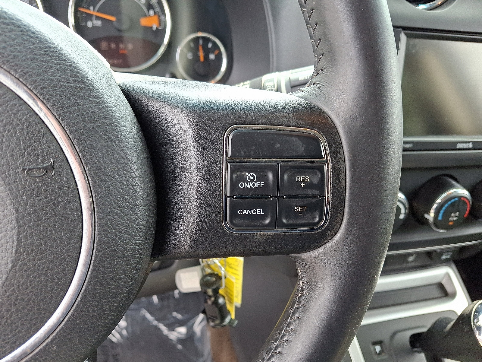 Used 2014 Jeep Compass Latitude w/ Mopar Chrome Accents Group image 19