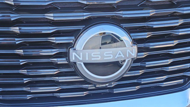 Used 2023 Nissan Rogue SV w/ SV Premium B Package FWD image 31