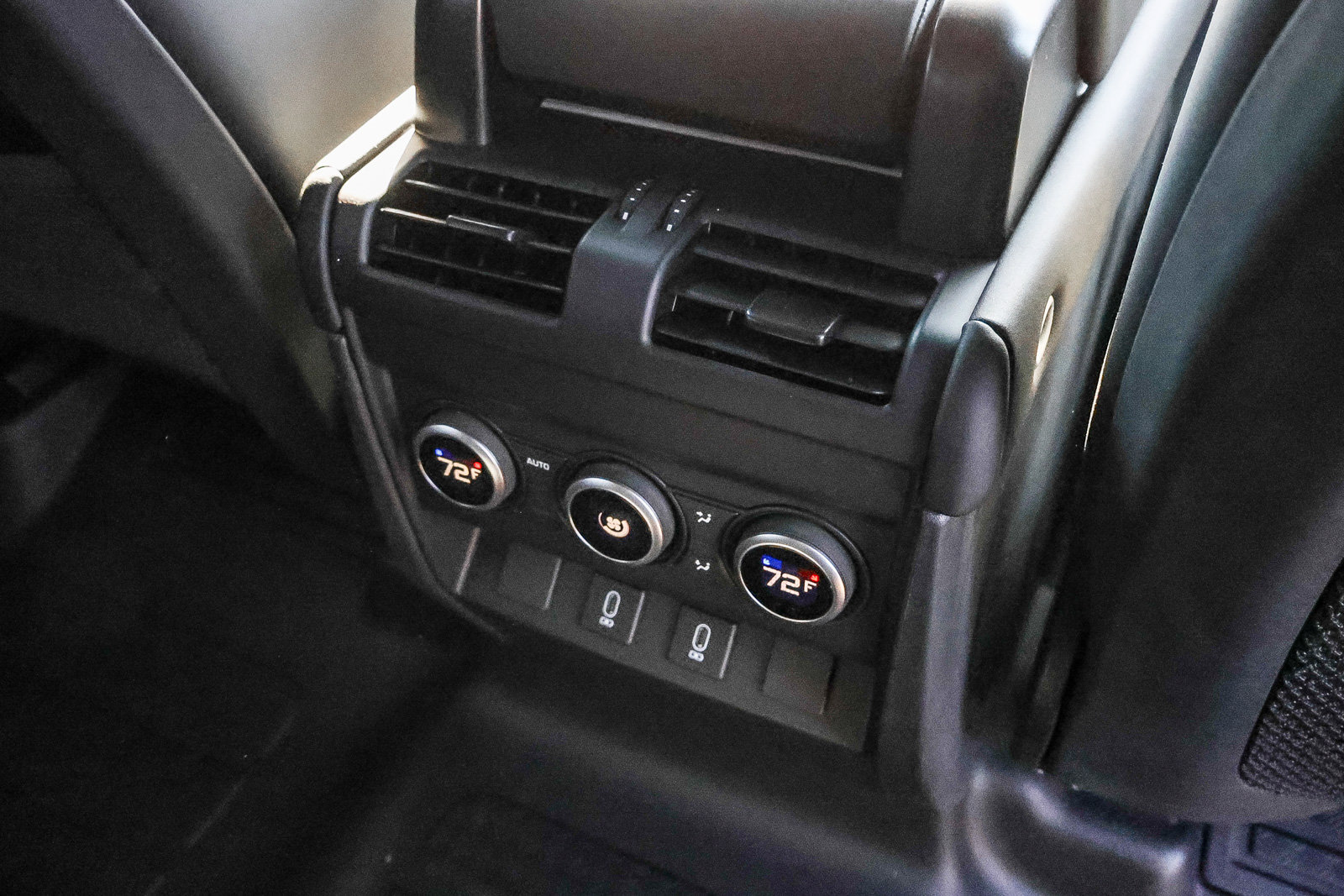 New 2026 Land Rover Defender 110 X-Dynamic SE AWD/4WD image 18