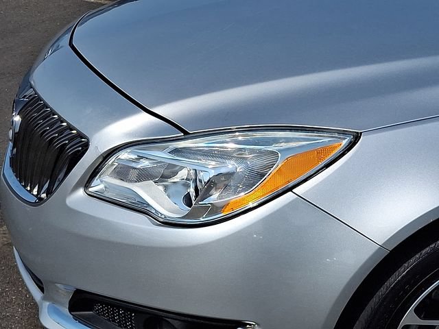 Used 2017 Buick Regal Sport Touring FWD image 29