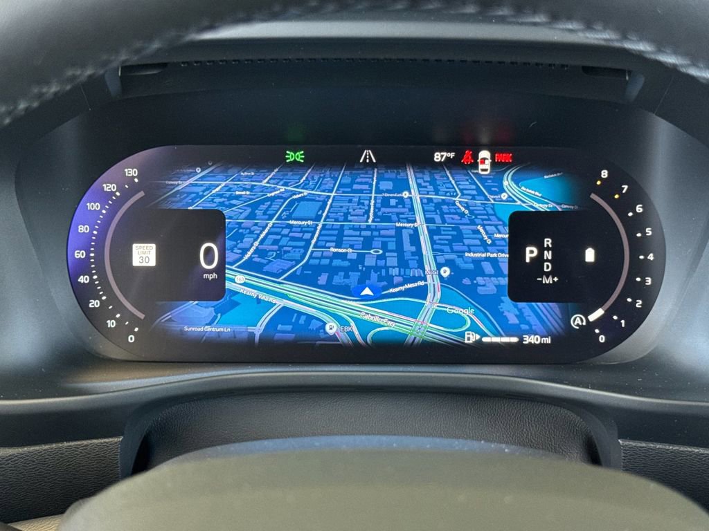 Certified 2024 Volvo XC40 B5 Plus image 24