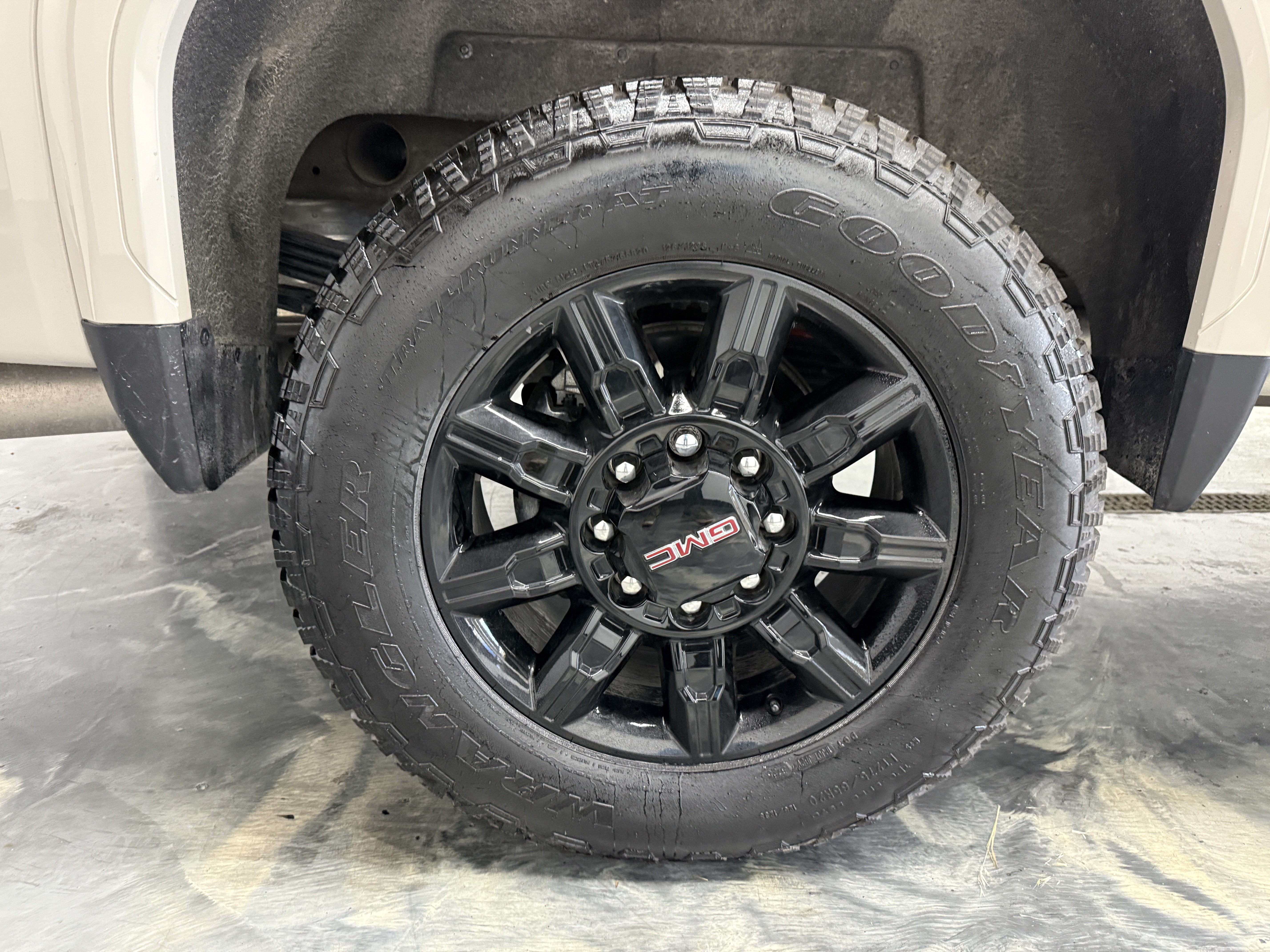 Used 2026 GMC Sierra 2500 AT4 w/ AT4 Premium Plus Package AWD/4WD image 34