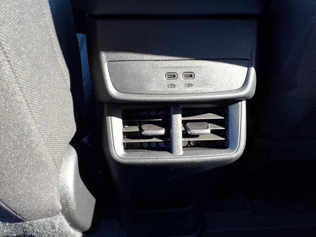 New 2026 Chevrolet Equinox LT w/ LPO, Floor Liner Package image 26