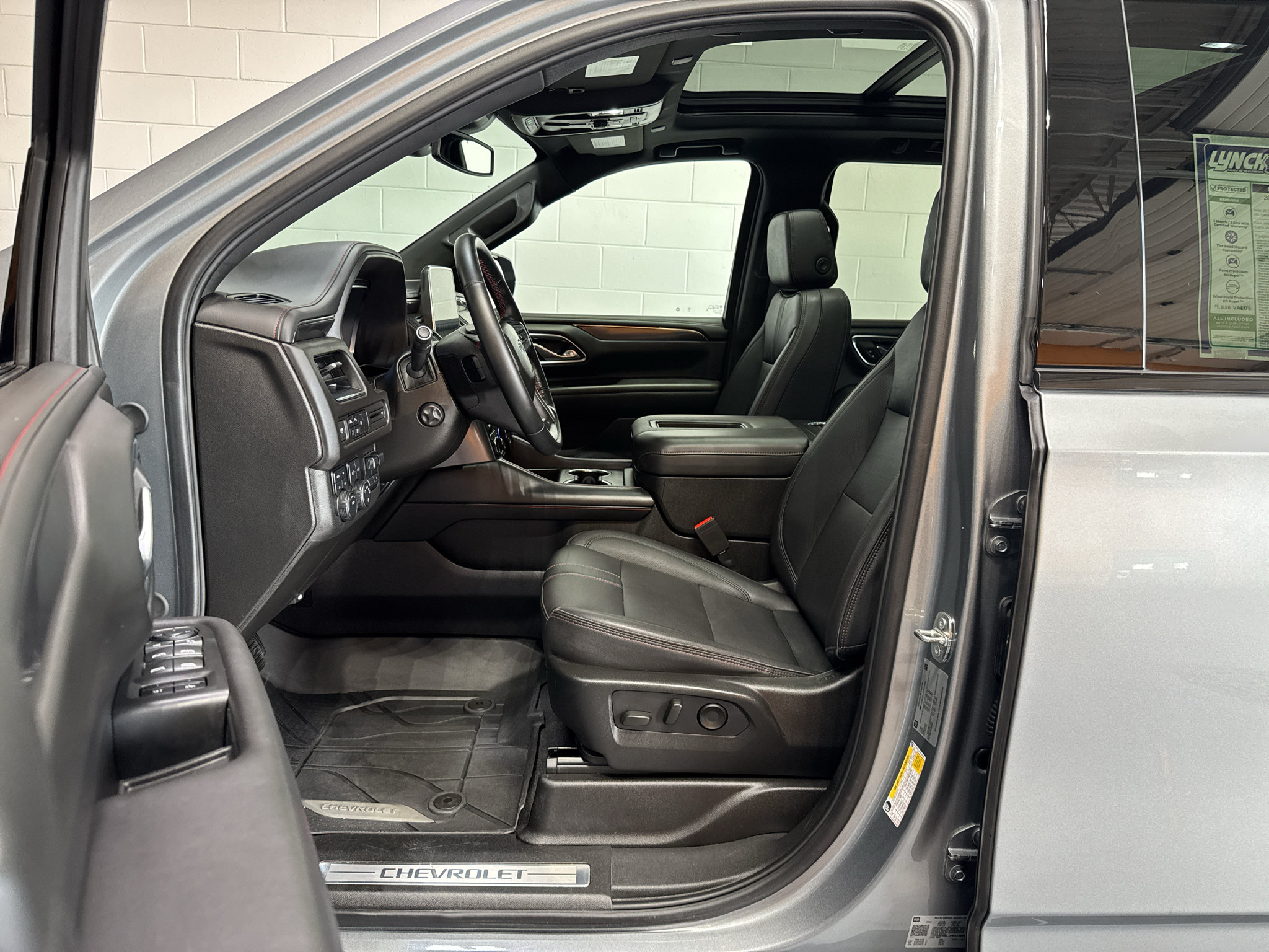 Used 2023 Chevrolet Tahoe RST w/ Sport Performance Package AWD/4WD image 15