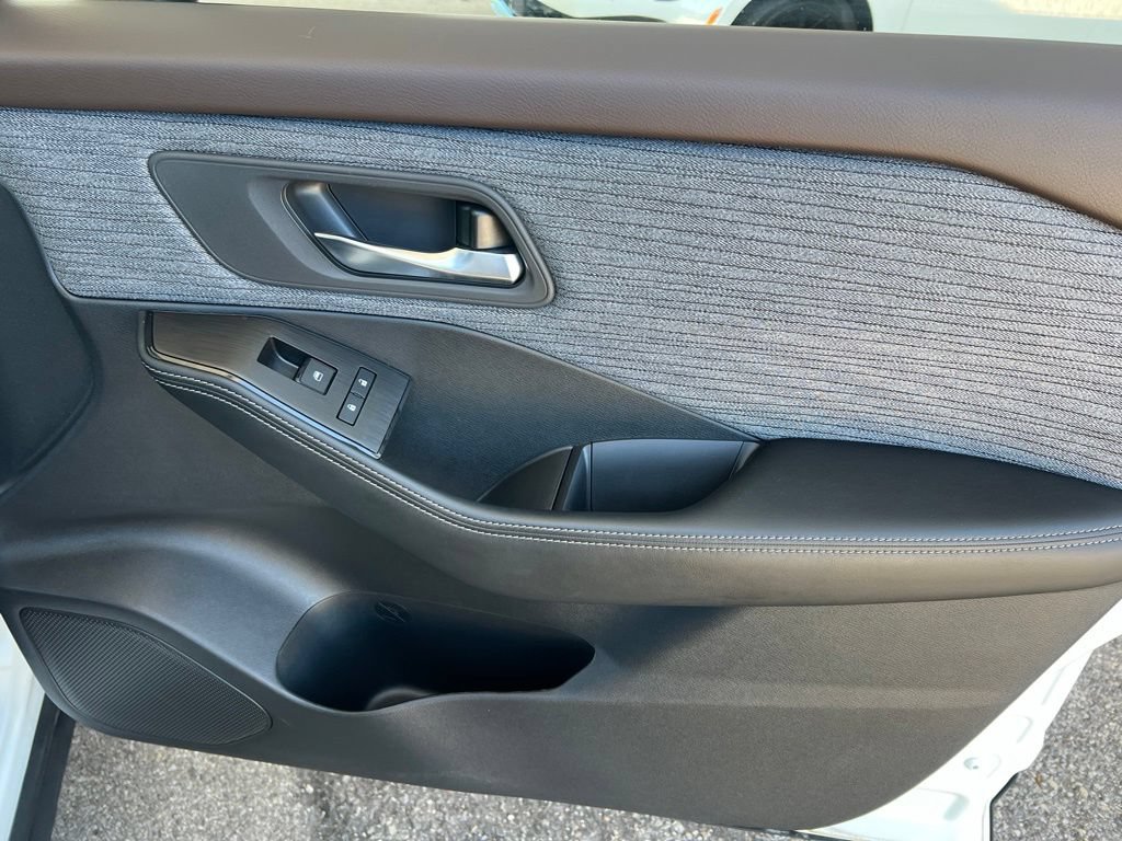 Certified 2023 Nissan Rogue SV AWD/4WD image 22