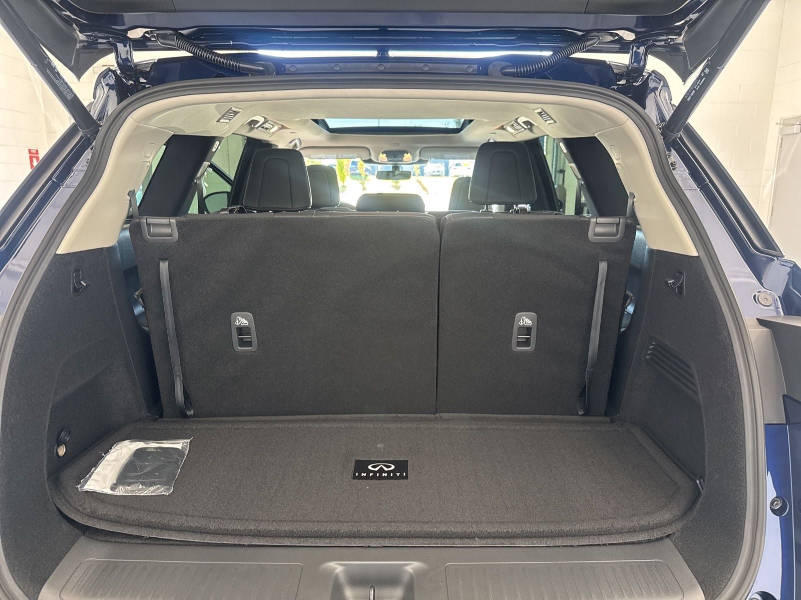 New 2026 INFINITI QX60 Luxe w/ Cargo Package AWD/4WD image 32
