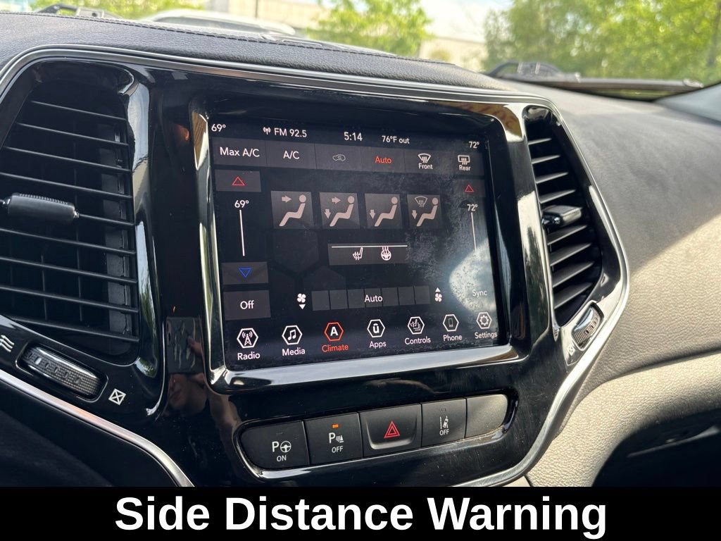 Used 2019 Jeep Cherokee Limited w/ Technology Group AWD/4WD image 17