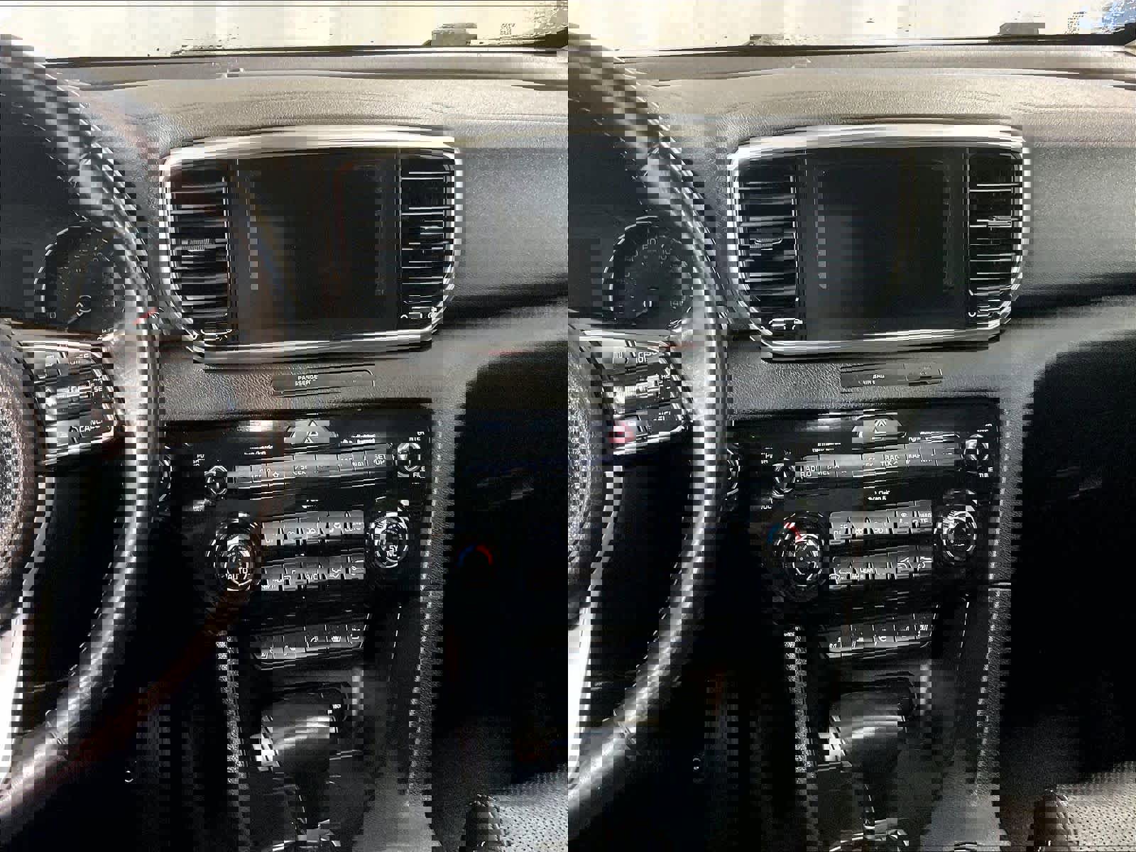 Used 2020 Kia Sportage EX w/ Option Group 15 AWD/4WD image 18