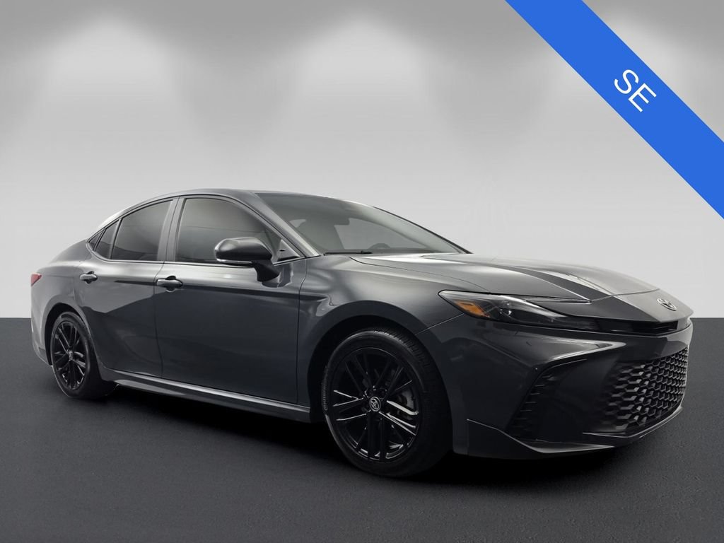 Used 2025 Toyota Camry SE FWD image 1
