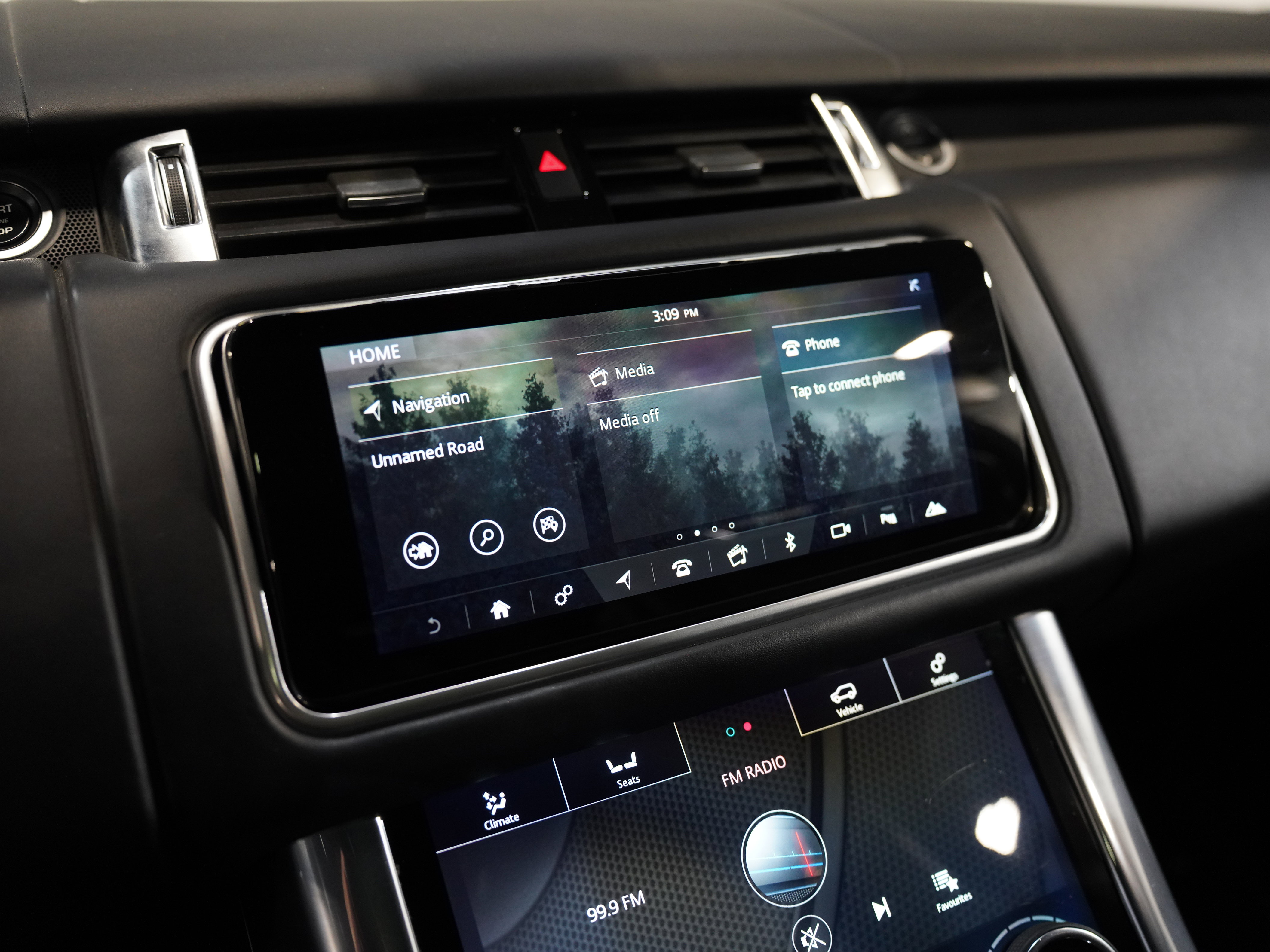 Used 2018 Land Rover Range Rover Sport SVR image 47