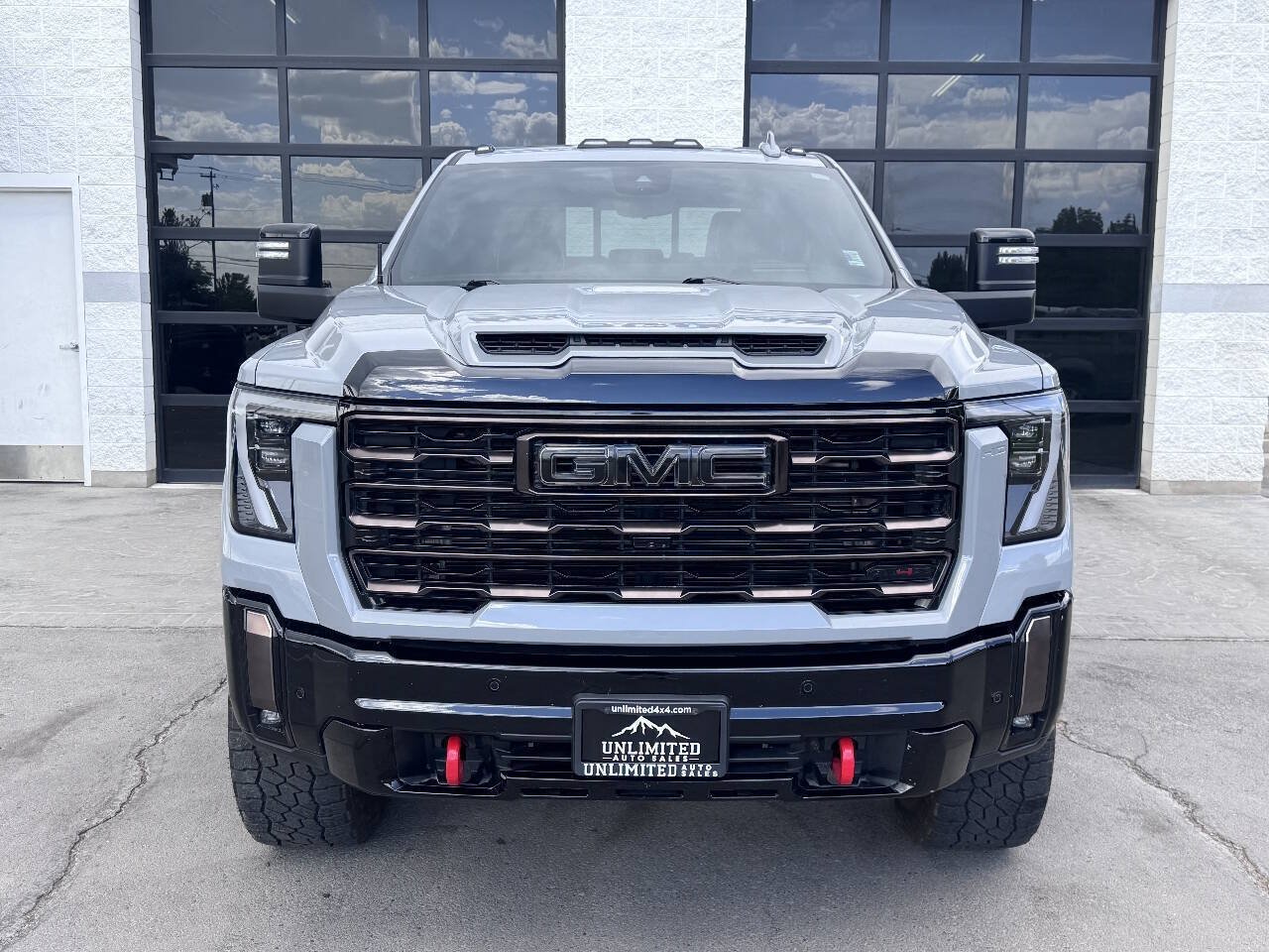 Used 2024 GMC Sierra 2500 AT4X AWD/4WD image 4