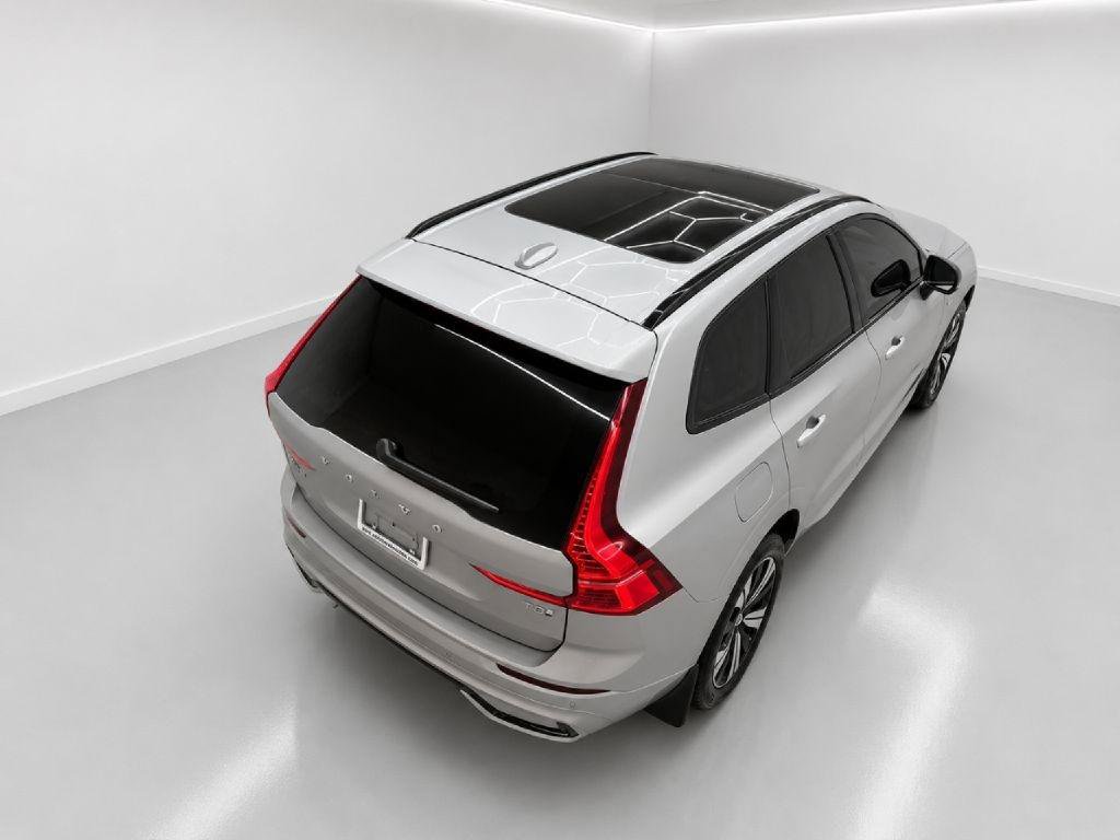 Used 2025 Volvo XC60 T8 Plus w/ Climate Package AWD/4WD image 38