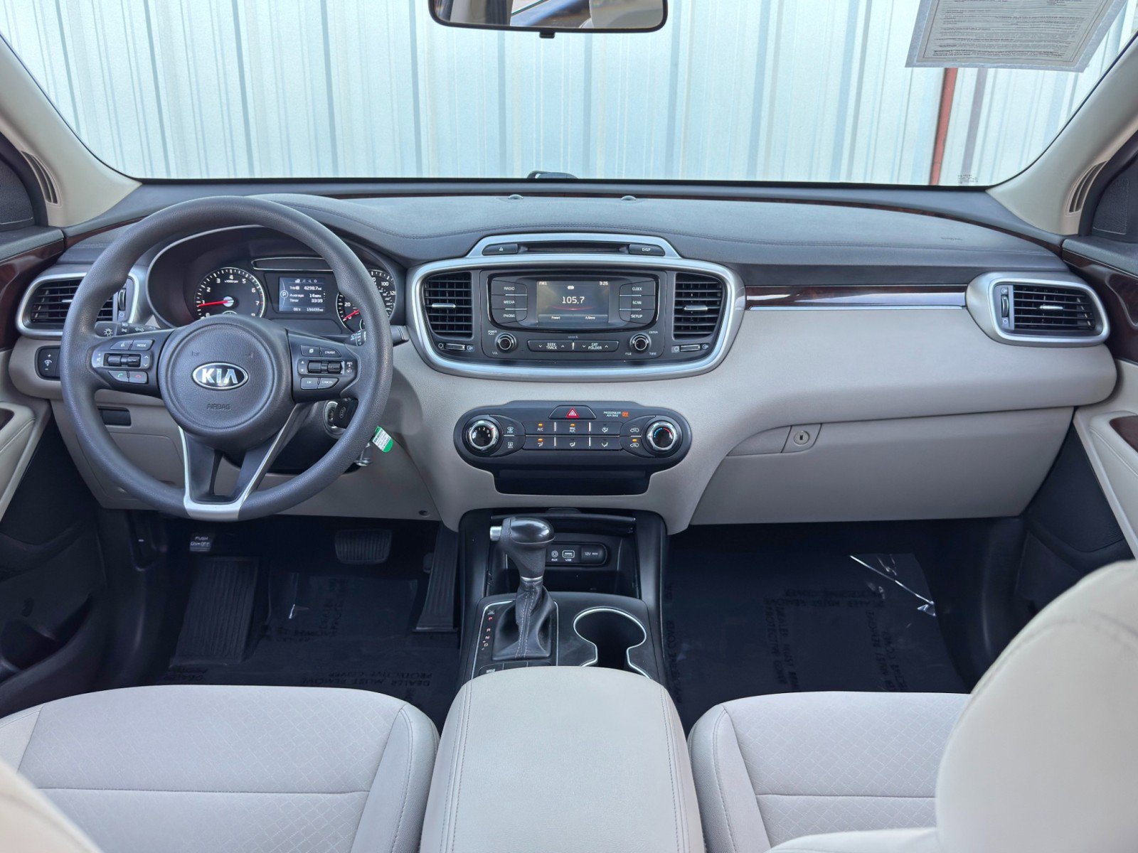 Used 2017 Kia Sorento LX FWD image 11