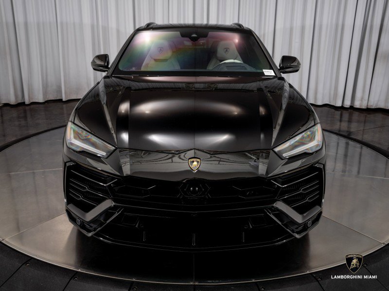 Used 2022 Lamborghini Urus image 3