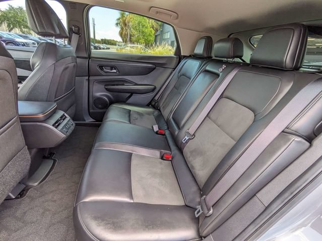 Used 2024 Nissan Ariya FWD image 16