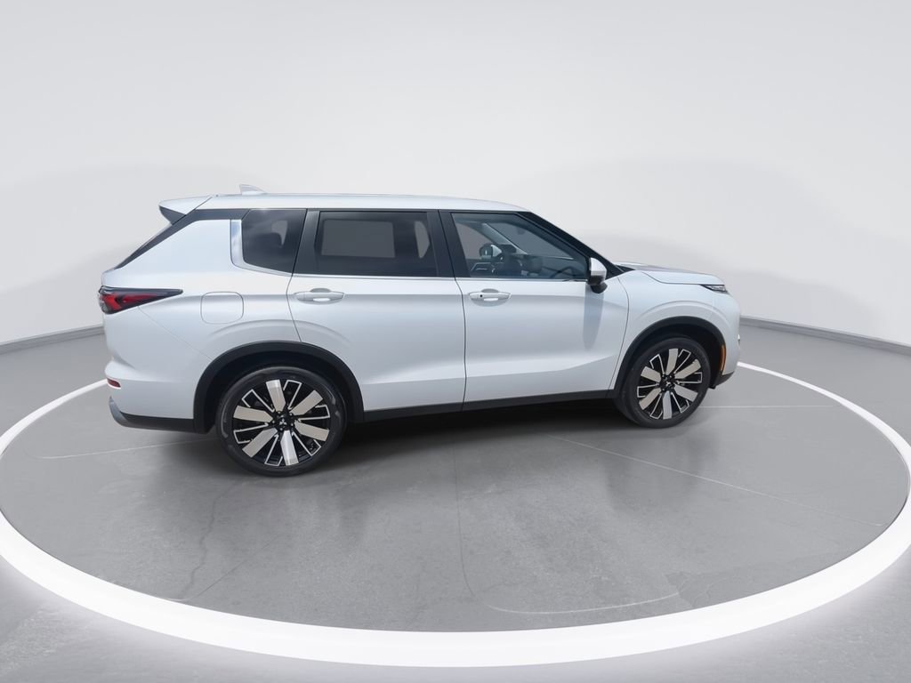 New 2025 Mitsubishi Outlander SE image 9