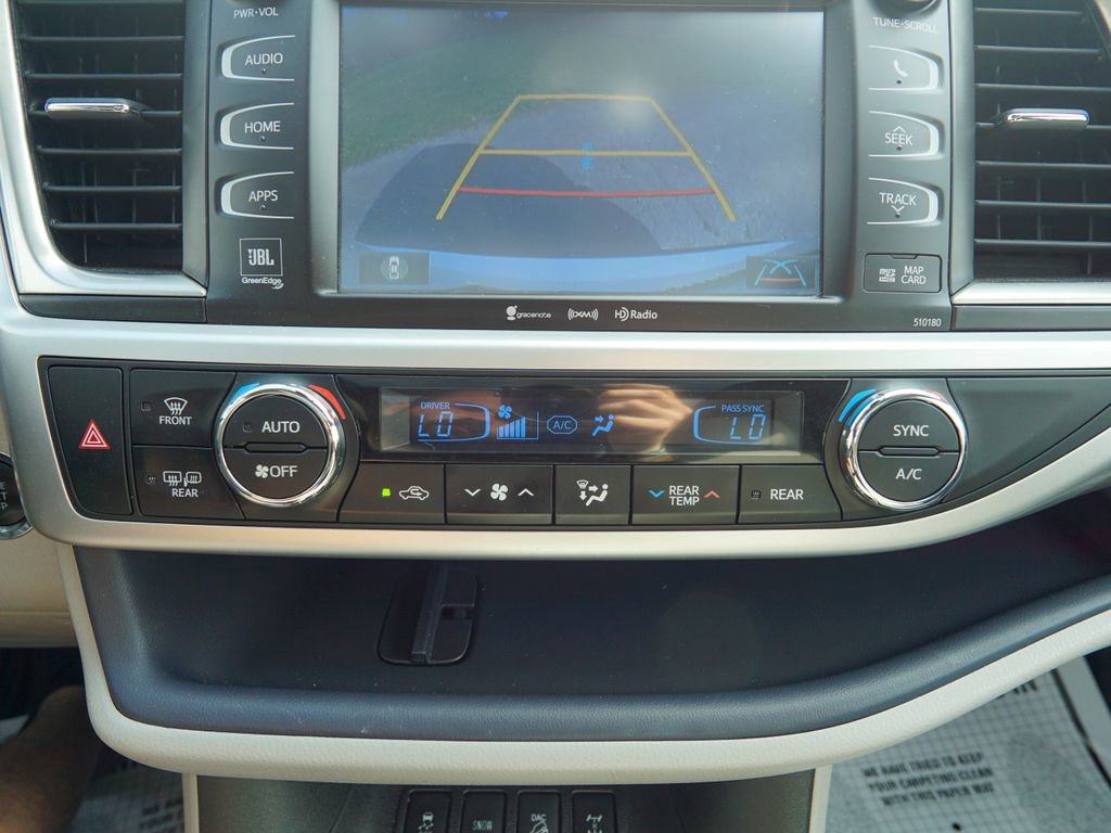Used 2018 Toyota Highlander Limited Platinum image 28