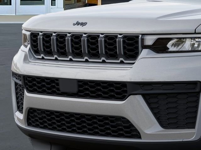 New 2026 Jeep Grand Cherokee Laredo image 11