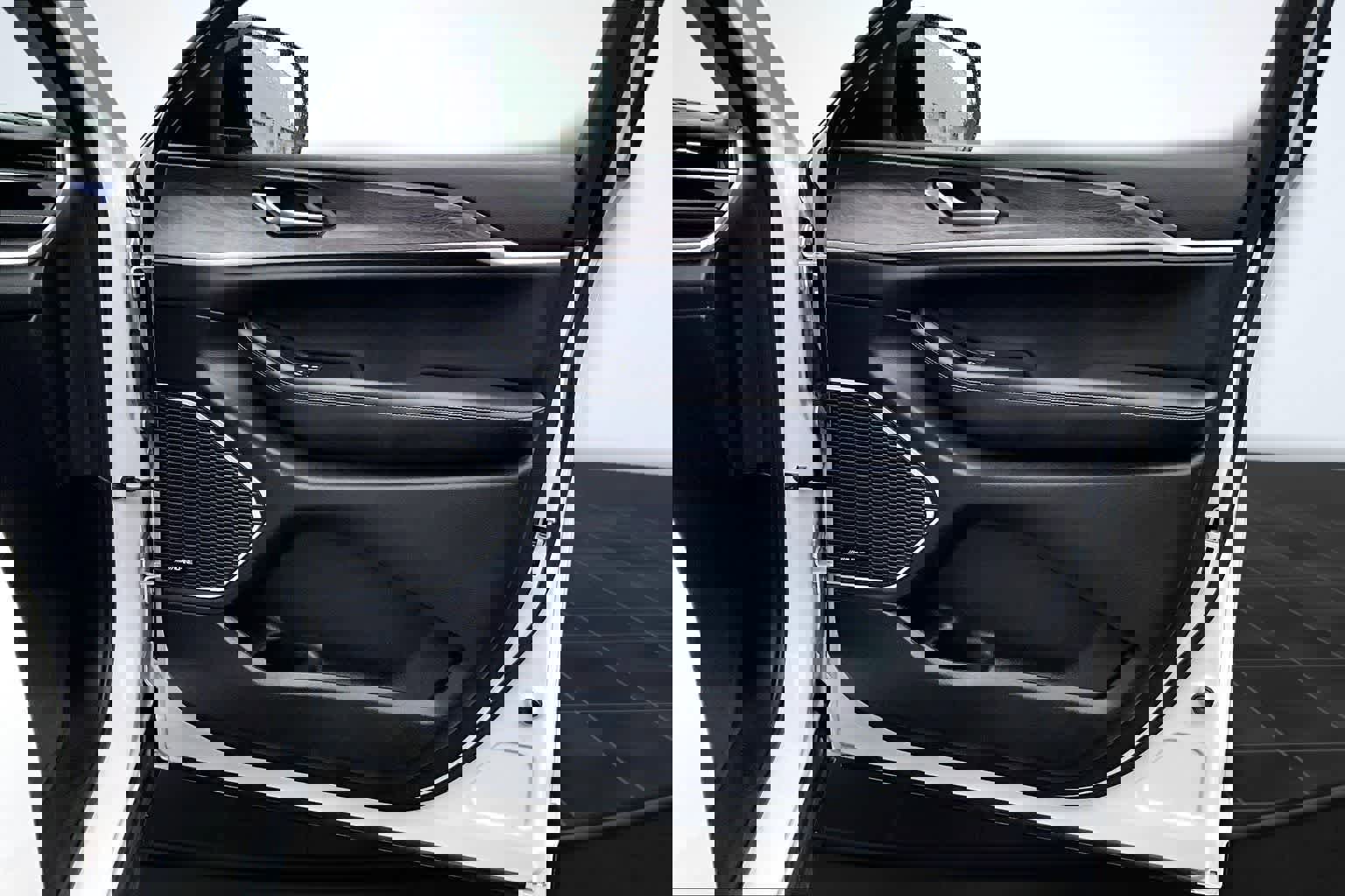 Used 2022 Jeep Grand Cherokee Limited 4xe w/ Luxury Tech Group II image 29