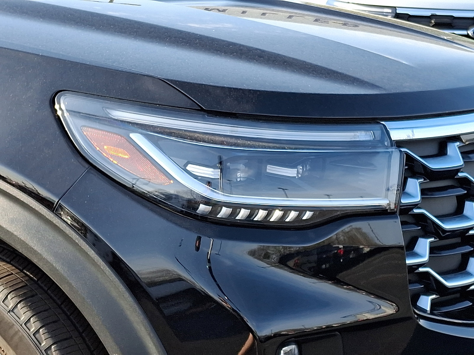 Used 2025 Ford Explorer Platinum w/ LUX Leather Package image 9