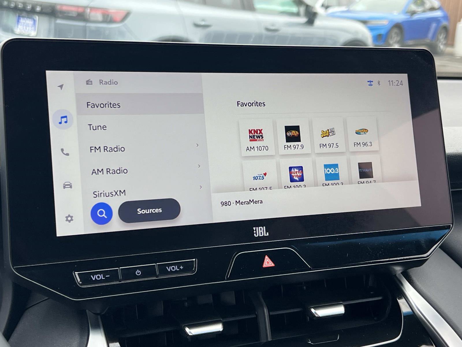 Used 2024 Toyota Venza XLE image 12