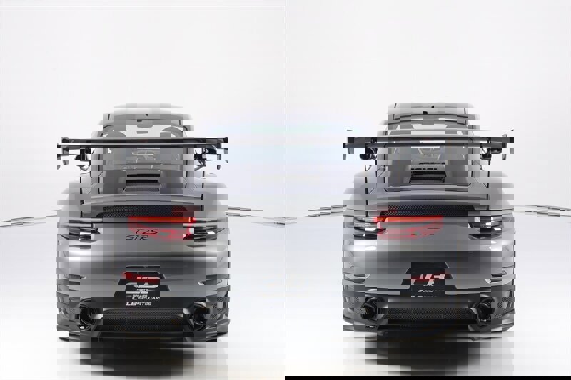 Used 2018 Porsche 911 GT2 RS image 9