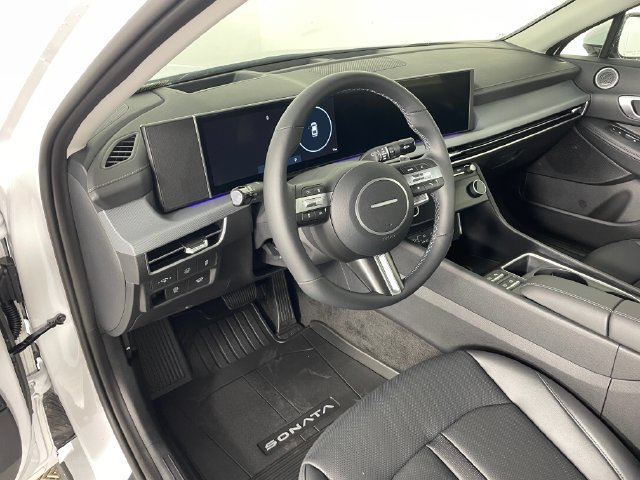 New 2026 Hyundai Sonata Limited FWD image 2
