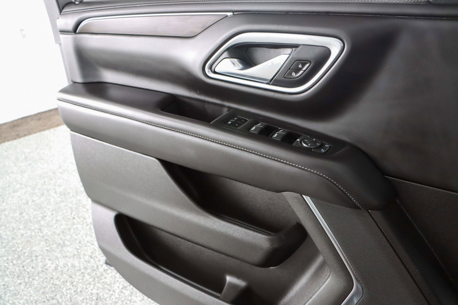 Used 2021 Chevrolet Suburban Z71 image 25