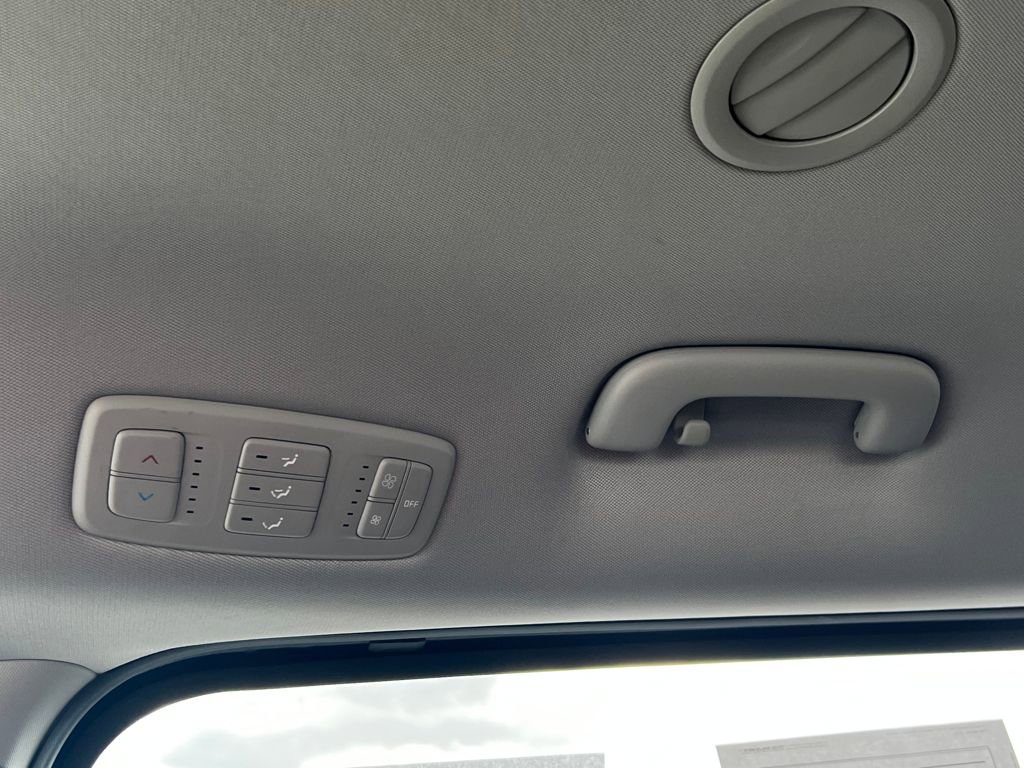 Used 2024 Kia Carnival LX image 11