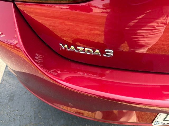 Used 2019 MAZDA MAZDA3 Sedan w/ Premium Package FWD image 7