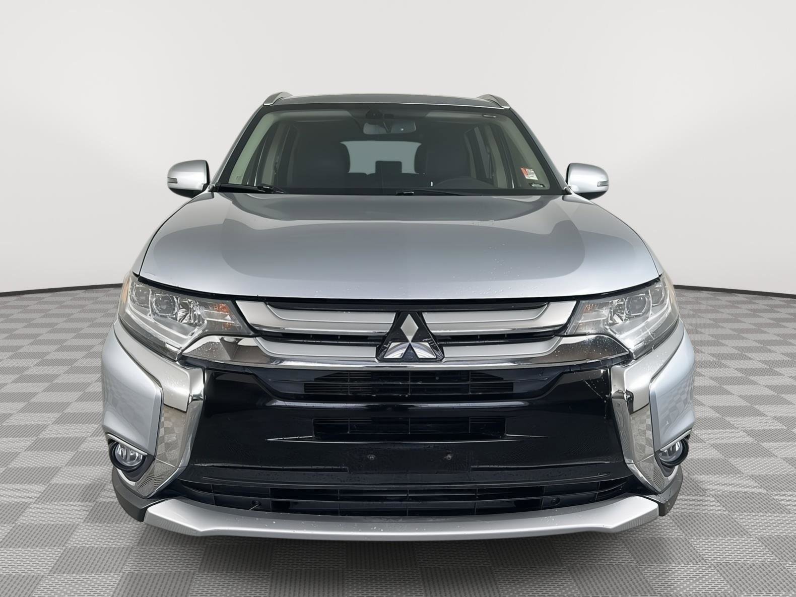 Used 2016 Mitsubishi Outlander GT image 2